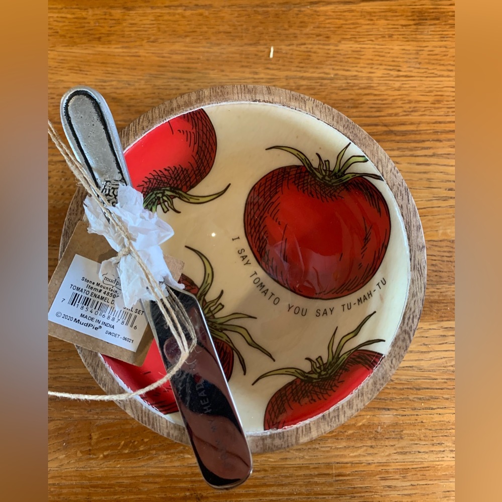 Mud Pie "I Say Tomato" Wooden Bowl with enamel pattern and butter knife